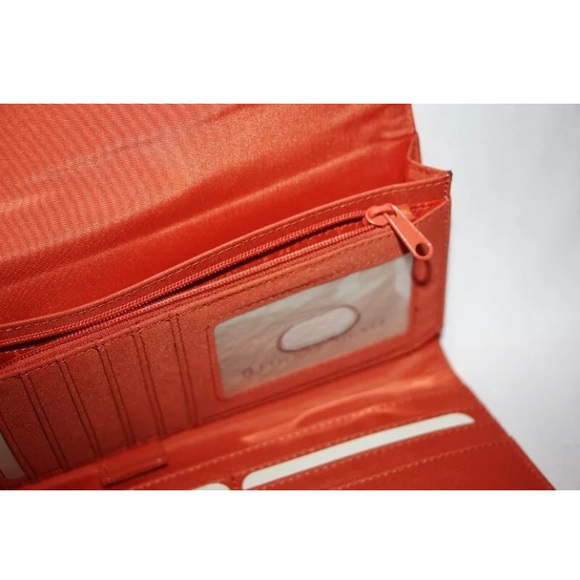 π Etienne Aigner Wallet & free eye glass case π - Picture 3 of 7